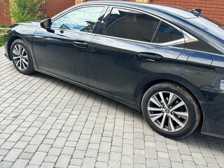 2020 Lexus ES 200 VII, чёрный, 3600000 рублей, вид 4