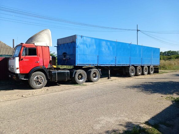 1985 КамАЗ 54112, красный, 650000 рублей - вид 1