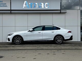 2025 BMW 5 серии 520i VIII (G60/G61/G68), белый, 7890000 рублей, вид 5