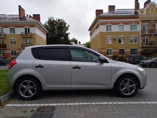2009 Kia Ceed I, серебристый, 600000 рублей, вид 4