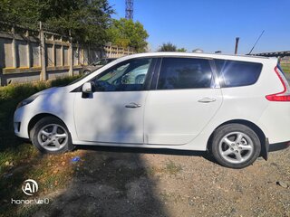 2011 Renault Scenic III, белый, 950000 рублей, вид 3