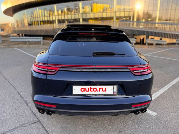 2019 Porsche Panamera 4 Sport Turismo II, синий, 7100000 рублей - вид 12