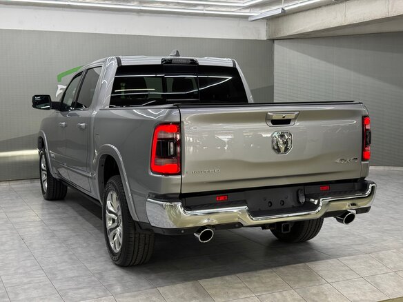 2022 Ram 1500 Crew Cab V, серебристый, 7450000 рублей - вид 3