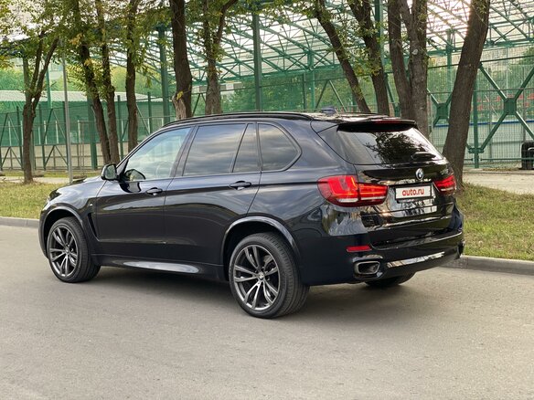 2014 BMW X5 50i III (F15), синий - вид 5