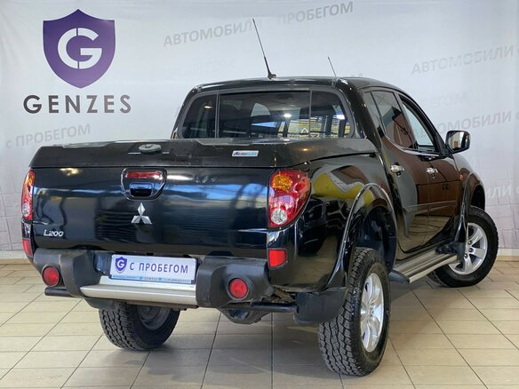 2008 Mitsubishi L200 IV, чёрный - вид 3