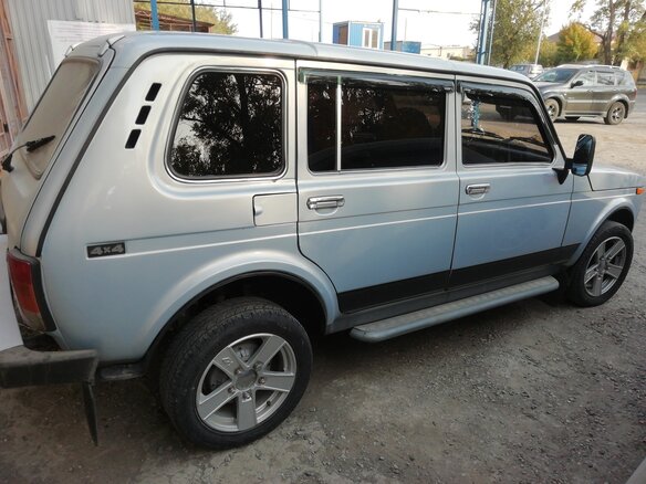 2004 Lada (ВАЗ) 2131 (4x4) I, серебристый - вид 1