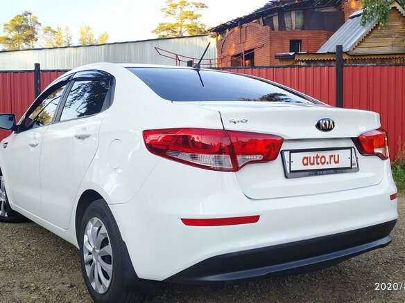 2015 Kia Rio III Рестайлинг, белый - вид 5
