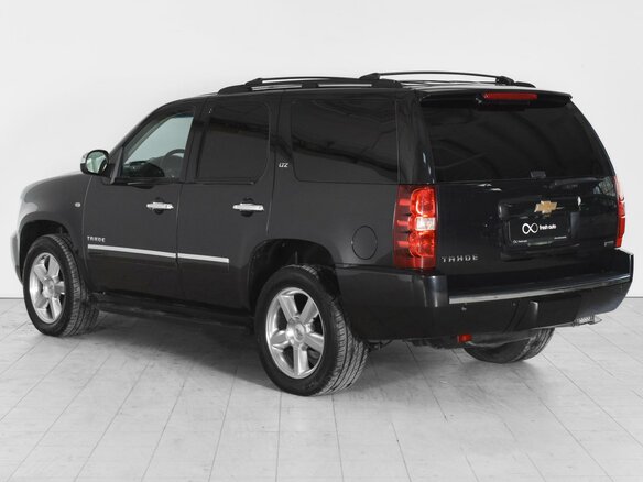 2012 Chevrolet Tahoe 6AT III, чёрный - вид 1