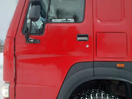 2011 Sinotruk Howo Прочие Кабины, красный, 2050000 рублей, вид 5