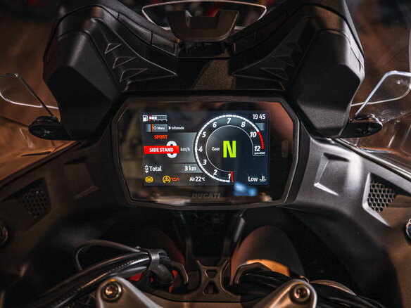 2026 Ducati Multistrada V2, зелёный, 2590000 рублей - вид 8