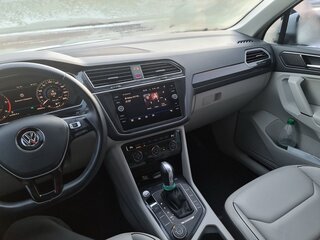 2018 Volkswagen Tiguan II, белый, 2450000 рублей, вид 5