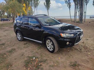 2012 Mitsubishi Outlander II Рестайлинг, чёрный, 1400000 рублей, вид 3