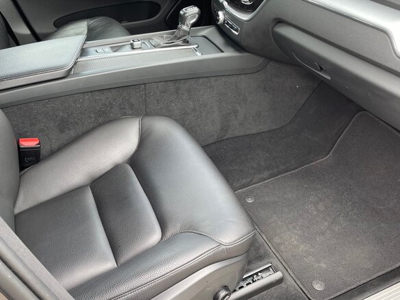 2018 Volvo XC60 II, чёрный, 3500000 рублей - вид 8