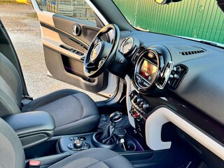 2017 Mini Countryman Cooper II, белый, 2100000 рублей, вид 4