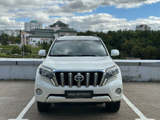 2014 Toyota Land Cruiser Prado 150 Series Рестайлинг 1, белый, 3249000 рублей, вид 2