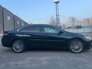 2016 Toyota Camry VII (XV50) Рестайлинг, чёрный, 2010000 рублей, вид 3