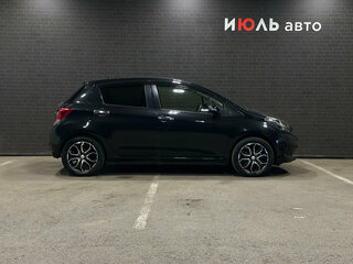 2016 Toyota Vitz III (XP130) Рестайлинг, чёрный, 879000 рублей, вид 4