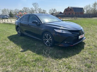 2020 Toyota Camry VIII (XV70), чёрный, 3100000 рублей, вид 1