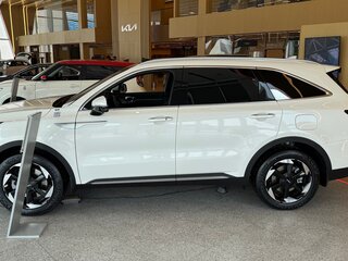 2025 Kia Sorento IV Рестайлинг, белый, 4000000 рублей, вид 3