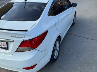 2014 Hyundai Solaris I, белый, 695000 рублей, вид 4