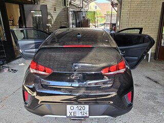 2018 Hyundai Veloster II, чёрный, 1500000 рублей, вид 2
