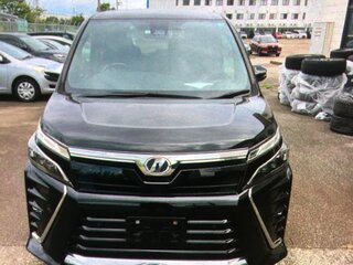 2020 Toyota Voxy III (R80) Рестайлинг, чёрный, 3150000 рублей, вид 2