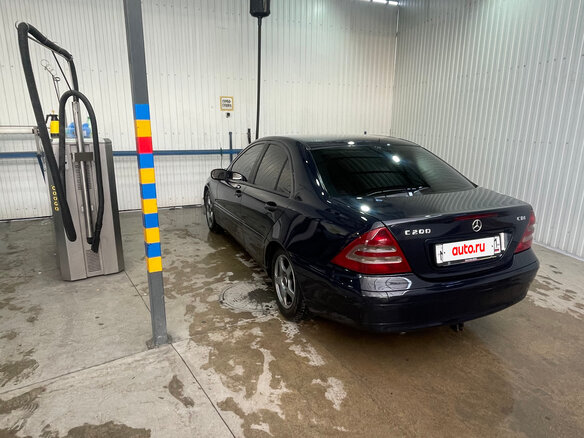 2002 Mercedes-Benz C-Класс 200 II (W203), синий, 750000 рублей - вид 4