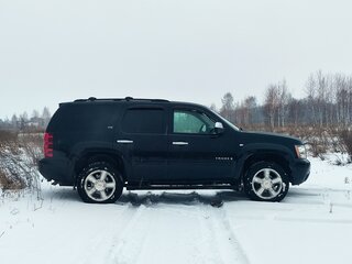 2008 Chevrolet Tahoe III, чёрный, 2250000 рублей, вид 4