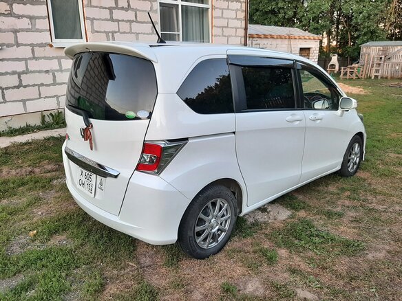 2014 Honda Freed I Рестайлинг 2, белый, 1450000 рублей - вид 4