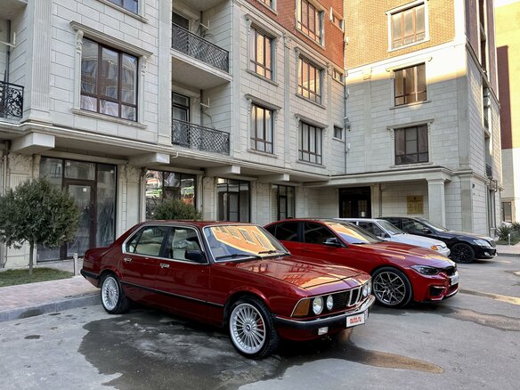 1986 BMW 7 серии 735i I (E23) Рестайлинг, красный, 3000000 рублей - вид 4