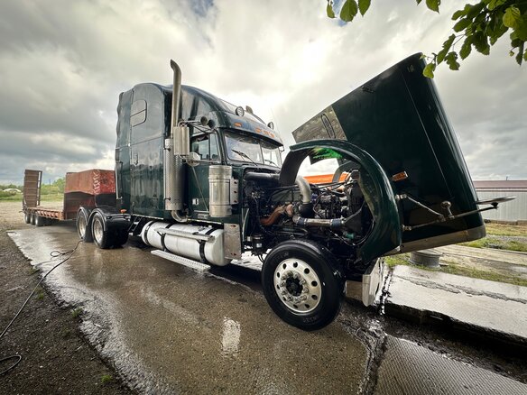 2003 Freightliner FLD, зелёный, 2700000 рублей - вид 6