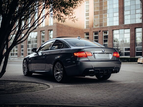 2010 BMW 3 серии 335xi V (E90/E91/E92/E93) Рестайлинг, серый, 2100000 рублей - вид 12