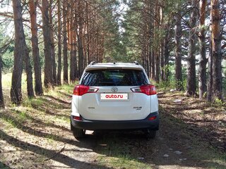 2014 Toyota RAV4 IV (XA40), белый, 2200000 рублей, вид 4