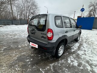 2013 Chevrolet Niva I Рестайлинг, серебристый, 520000 рублей, вид 5