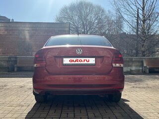 2016 Volkswagen Polo V Рестайлинг, красный, 987000 рублей, вид 4
