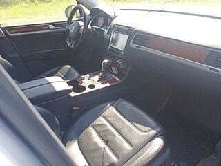 2013 Volkswagen Touareg II, серебристый, 2750000 рублей, вид 1