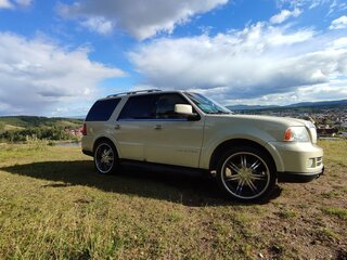 2005 Lincoln Navigator 6-speed II, белый, 1250000 рублей, вид 5