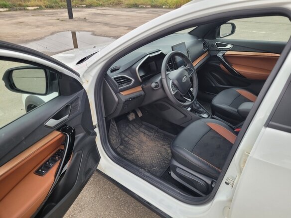 2024 Lada (ВАЗ) Vesta SW Cross I Рестайлинг (NG), белый, 1600000 рублей - вид 9
