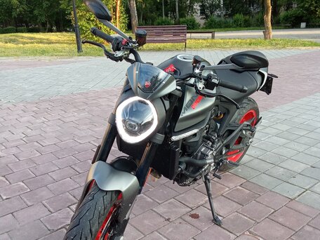 2021 Ducati Monster 937, серый, 1300000 рублей, вид 3