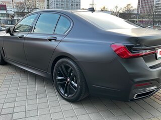 2021 BMW 7 серии 730d VI (G11/G12) Рестайлинг, чёрный, 4700000 рублей, вид 5