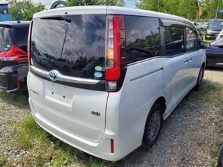 2015 Toyota Esquire I, белый, 2050000 рублей, вид 5