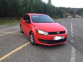 2011 Volkswagen Polo V, красный, 800000 рублей, вид 4