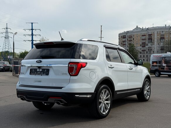 2018 Ford Explorer V Рестайлинг, белый, 3150000 рублей - вид 7