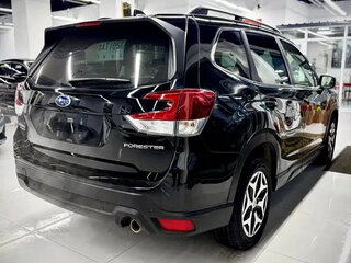 2021 Subaru Forester V, чёрный, 3000000 рублей, вид 5