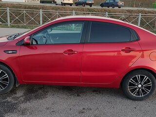 2012 Kia Rio III, красный, 700000 рублей, вид 4
