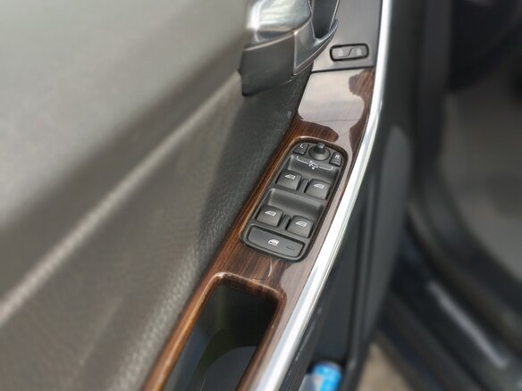 2013 Volvo XC60 I, серый, 1350000 рублей - вид 7