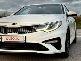 2020 Kia Optima IV Рестайлинг, белый, 2050000 рублей, вид 4