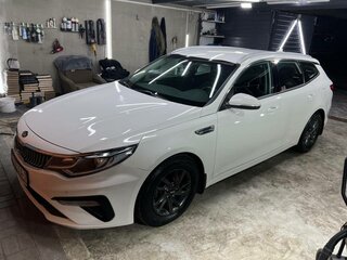 2019 Kia Optima IV Рестайлинг, белый, 2000000 рублей, вид 2