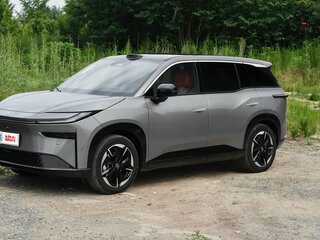 2026 Toyota bZ3X 58.3 kWh, серебристый, 2790000 рублей, вид 4