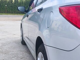 2014 Hyundai Solaris I Рестайлинг, серебристый, 950000 рублей, вид 4